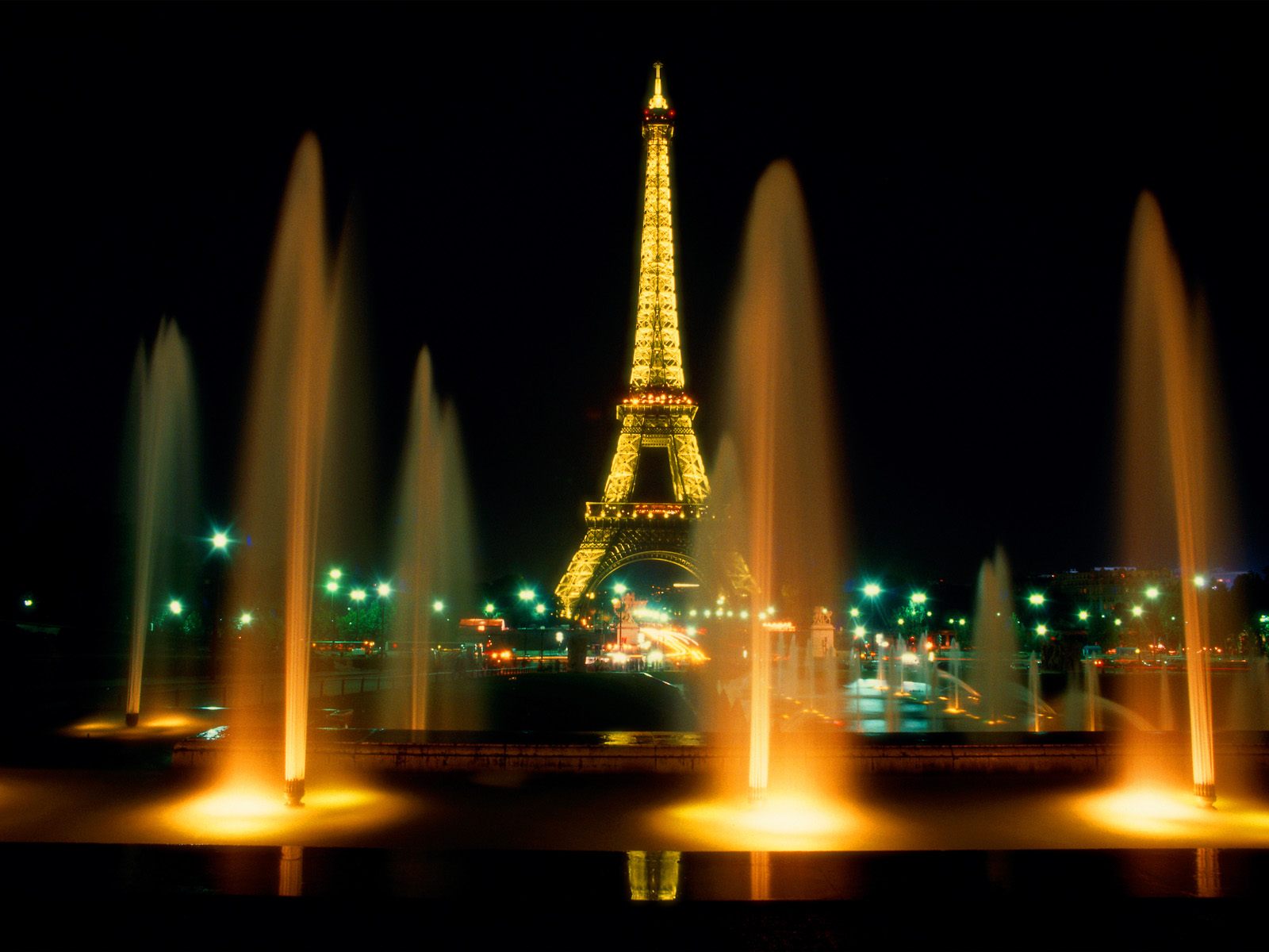 Eiffel Tower Picture Gallery, digital pictures of Paris